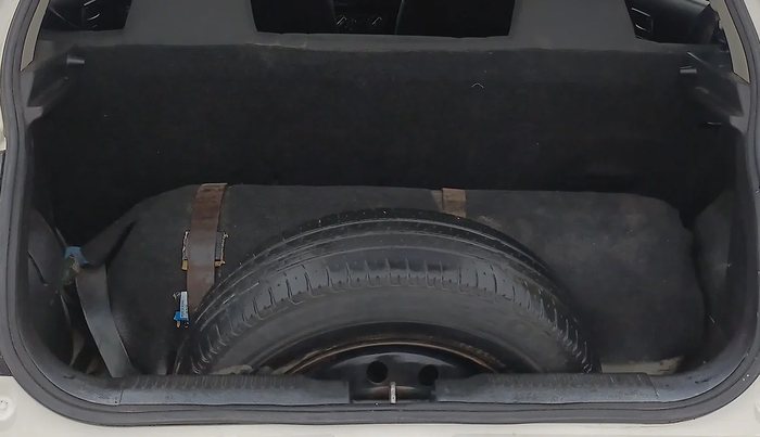 2018 Maruti Swift VXI, CNG, Manual, 67,075 km, Boot Inside