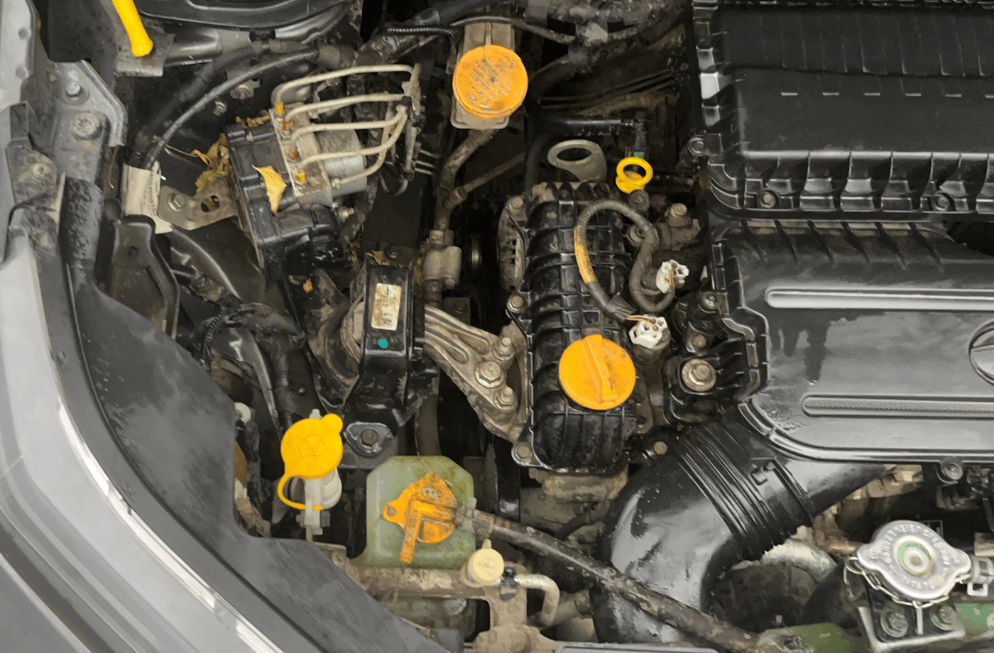 2022 Tata PUNCH ADVENTURE AMT, Petrol, Automatic, 45,218 km, Engine View - Right