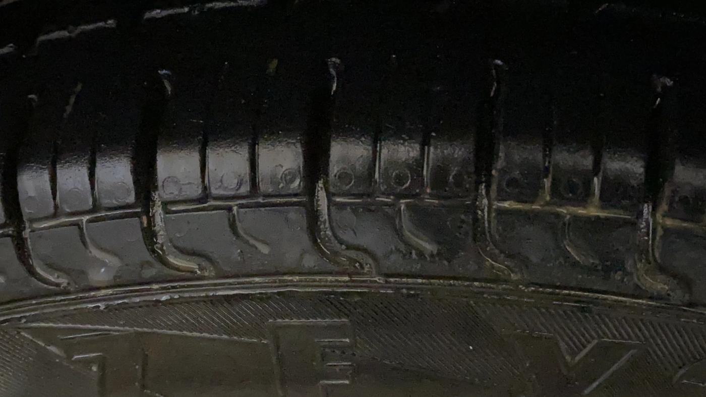 2022 Maruti Alto LXI OPT CNG, CNG, Manual, 61,944 km, Left Front Tyre Tread