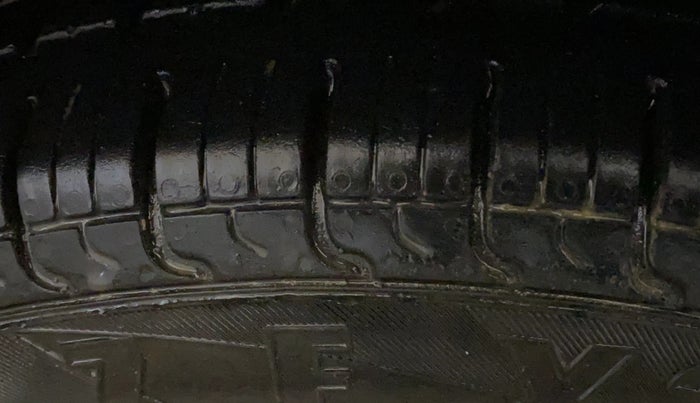 2022 Maruti Alto LXI OPT CNG, CNG, Manual, 60,783 km, Left Front Tyre Tread