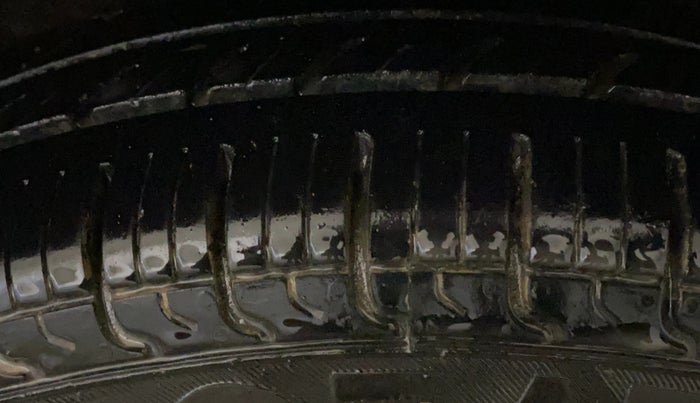 2022 Maruti Alto LXI OPT CNG, CNG, Manual, 60,783 km, Right Front Tyre Tread