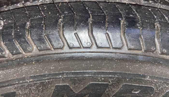 2012 Hyundai i10 ERA 1.1, Petrol, Manual, 61,944 km, Right Front Tyre Tread