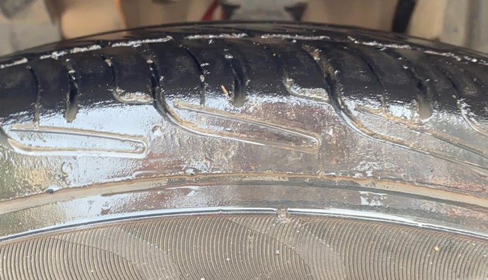 2019 Renault TRIBER RXZ, Petrol, Manual, 55,247 km, Left Front Tyre Tread