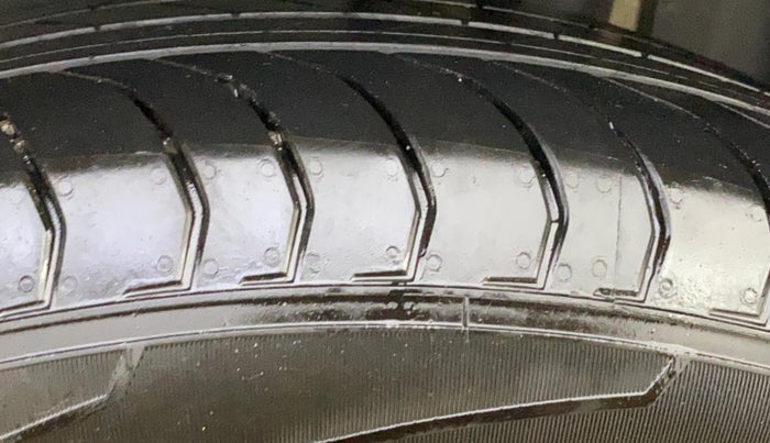 2022 Volkswagen TAIGUN TOPLINE 1.0 TSI MT, Petrol, Manual, 78,249 km, Left Rear Tyre Tread