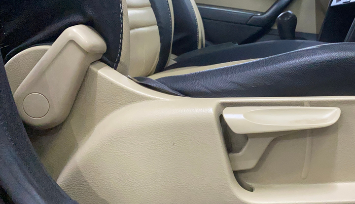 2016 Volkswagen Ameo COMFORTLINE 1.5L, Diesel, Manual, 95,075 km, Driver Side Adjustment Panel