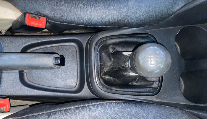 2016 Volkswagen Ameo COMFORTLINE 1.5L, Diesel, Manual, 95,075 km, Gear Lever