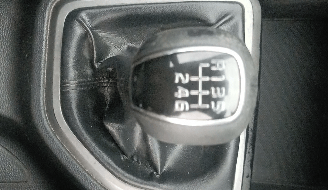2015 Hyundai Creta E PLUS 1.6 PETROL, CNG, Manual, 1,02,271 km, Gear Lever