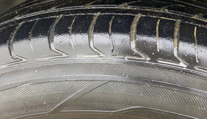 2016 Hyundai Creta SX PLUS 1.6 PETROL, Petrol, Manual, 1,20,527 km, Left Front Tyre Tread