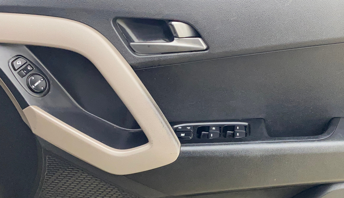 2016 Hyundai Creta SX PLUS 1.6 PETROL, Petrol, Manual, 1,20,527 km, Driver Side Door Panels Control