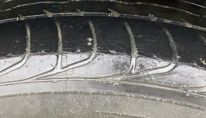 2016 Hyundai Creta SX PLUS 1.6 PETROL, Petrol, Manual, 1,20,527 km, Left Rear Tyre Tread