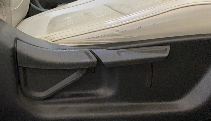 2024 KIA SELTOS  HTX 1.5 DIESEL AT, Diesel, Automatic, 27,894 km, Driver Side Adjustment Panel