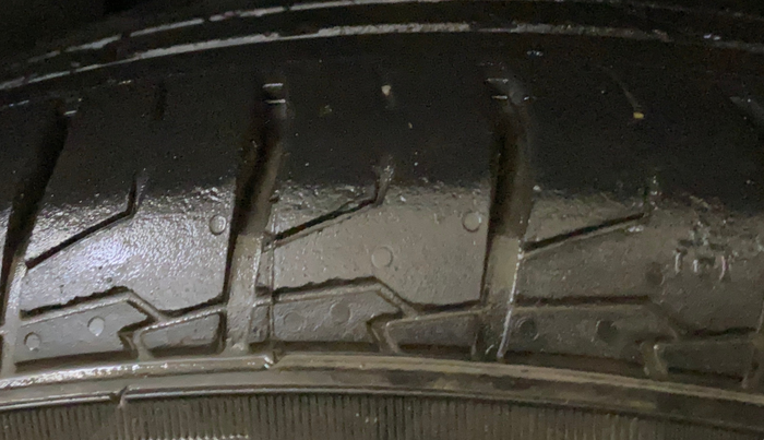 2024 KIA SELTOS  HTX 1.5 DIESEL AT, Diesel, Automatic, 27,894 km, Right Rear Tyre Tread