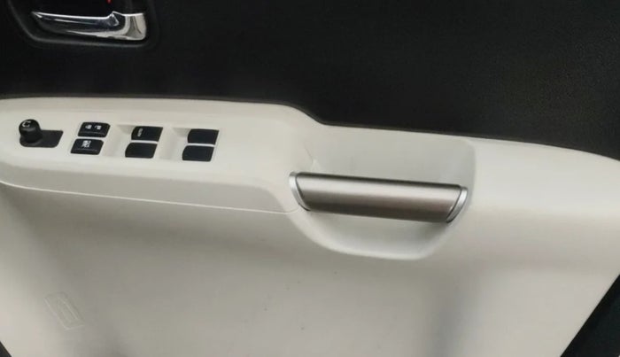 2019 Maruti IGNIS DELTA 1.2 AMT, Petrol, Automatic, 43,691 km, Driver Side Door Panels Control