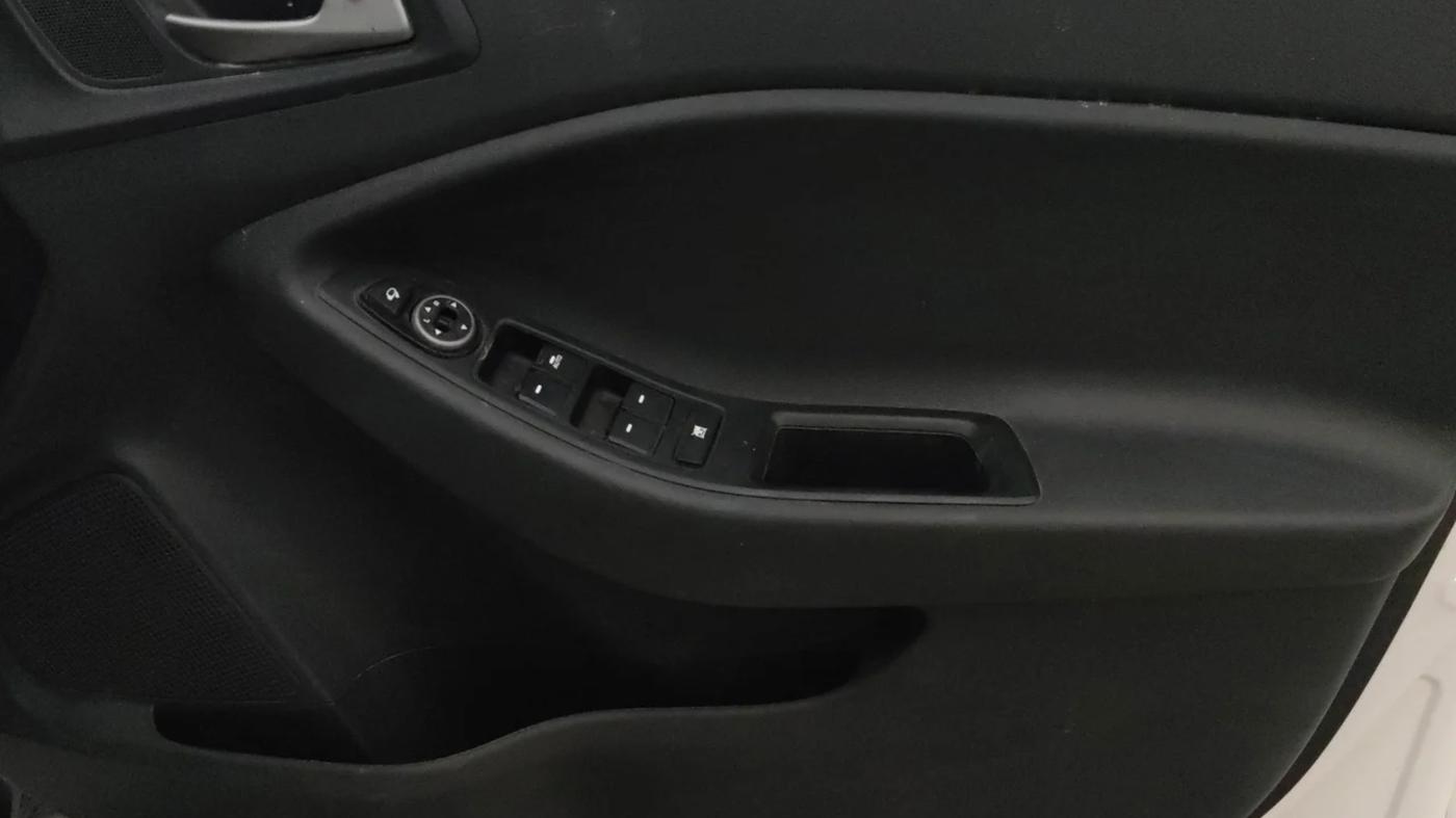 2018 Hyundai i20 Active 1.2 S, Petrol, Manual, 52,039 km, Driver Side Door Panels Control