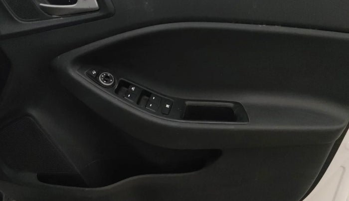 2018 Hyundai i20 Active 1.2 S, Petrol, Manual, 52,039 km, Driver Side Door Panels Control