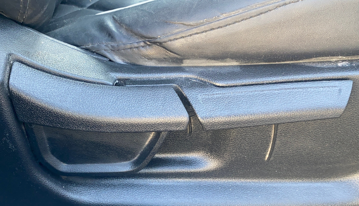 2024 Hyundai NEW I20 ASTA (O) 1.2 MT, Petrol, Manual, 37,493 km, Driver Side Adjustment Panel