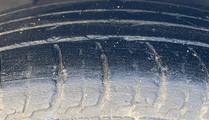 2024 Hyundai NEW I20 ASTA (O) 1.2 MT, Petrol, Manual, 37,493 km, Right Front Tyre Tread