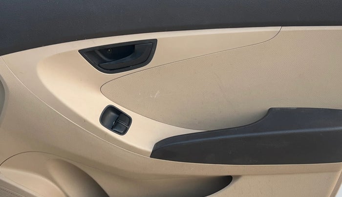 2018 Hyundai Eon ERA +, Petrol, Manual, 67,262 km, Driver Side Door Panels Control