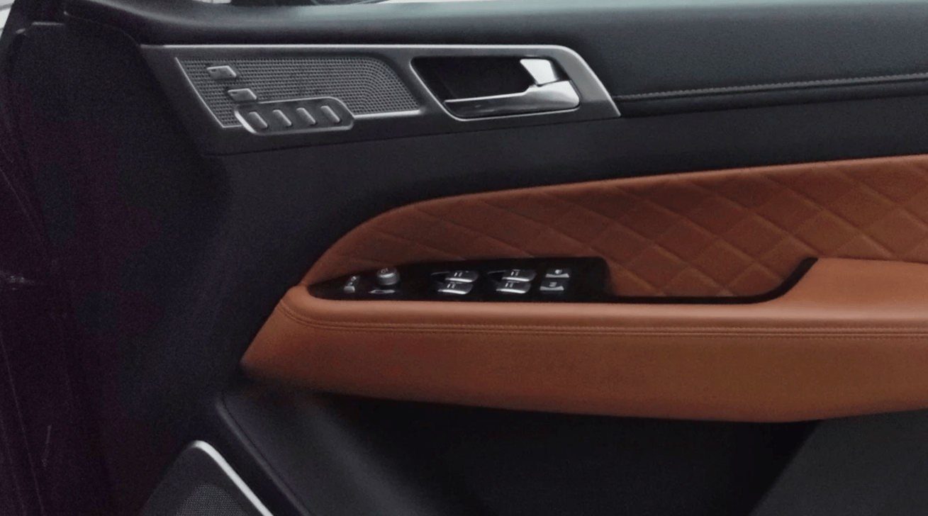 2022 Mahindra ALTURAS G4 4WD AT, Diesel, Automatic, 28,121 km, Driver Side Door Panels Control