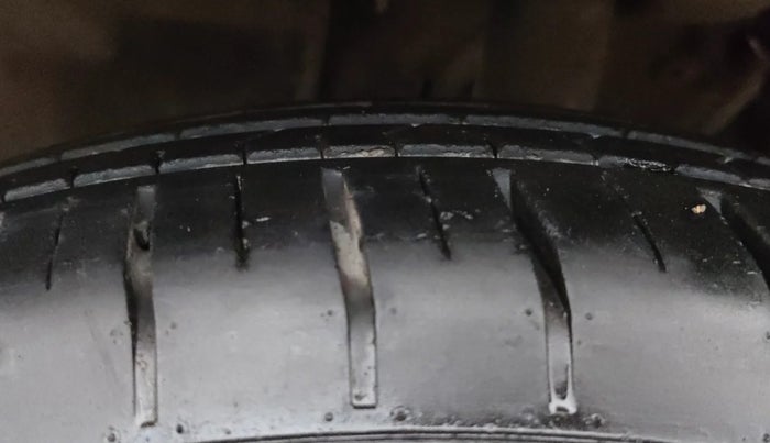 2022 Tata PUNCH ACCOMPLISHED AMT, Petrol, Automatic, 17,244 km, Left Front Tyre Tread