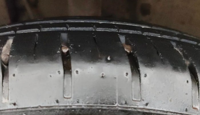 2022 Tata PUNCH ACCOMPLISHED AMT, Petrol, Automatic, 17,244 km, Right Front Tyre Tread