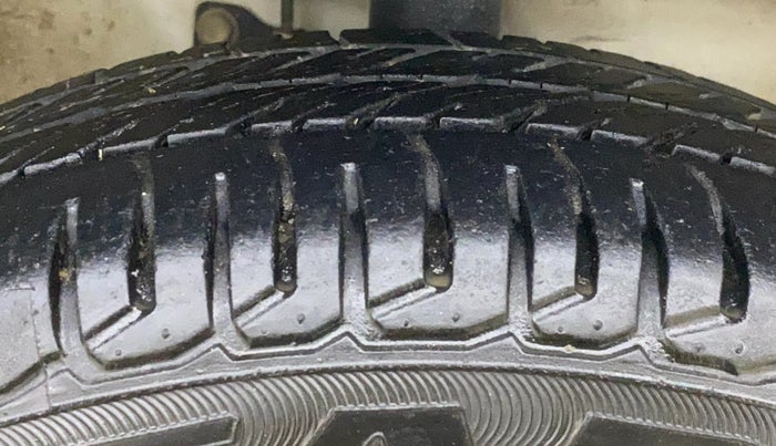 2017 Maruti Wagon R 1.0 VXI AMT, Petrol, Automatic, 42,757 km, Right Front Tyre Tread