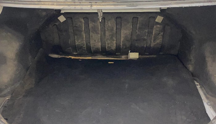 2015 Hyundai Verna FLUIDIC 1.6 CRDI S(O) 4S, Diesel, Manual, 99,607 km, Boot Inside