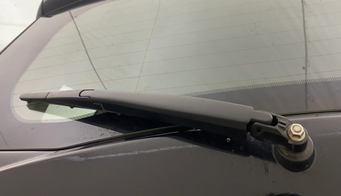 2016 Mahindra XUV500 W4, Diesel, Manual, 1,25,455 km, Rear Wiper