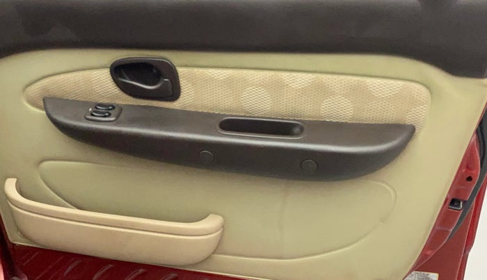 2012 Hyundai Santro Xing GL PLUS, Petrol, Manual, 57,689 km, Driver Side Door Panels Control