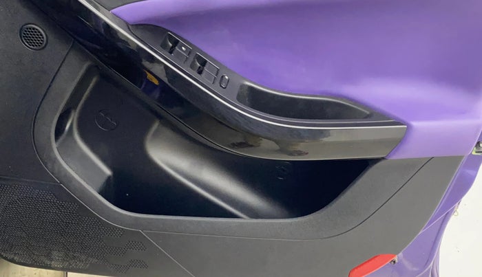 2023 Tata NEXON FEARLESS PURPLE + SUNROOF DUAL TONE 1.2 PETROL, Petrol, Manual, 27,101 km, Driver Side Door Panels Control