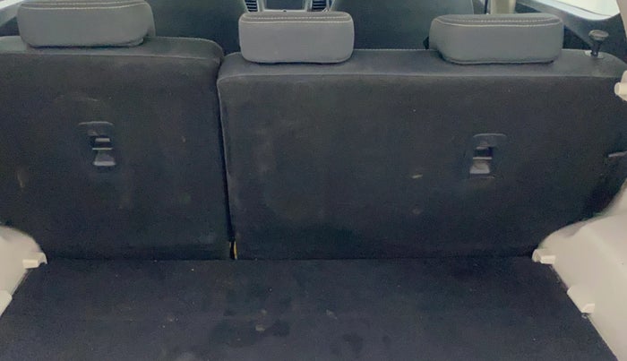 2019 Mahindra XUV300 W6 1.5 DIESEL, Diesel, Manual, 1,07,874 km, Boot Inside