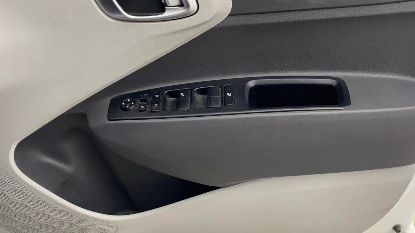 2021 Hyundai GRAND I10 NIOS SPORTZ U2 AMT 1.2 CRDI, Diesel, Automatic, 1,15,958 km, Driver Side Door Panels Control