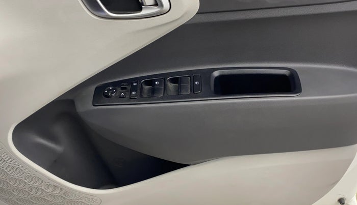 2021 Hyundai GRAND I10 NIOS SPORTZ U2 AMT 1.2 CRDI, Diesel, Automatic, 1,15,937 km, Driver Side Door Panels Control