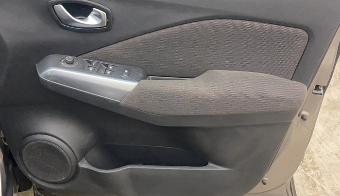 2021 Nissan Kicks XV 1.5, Petrol, Manual, 16,012 km, Driver Side Door Panels Control