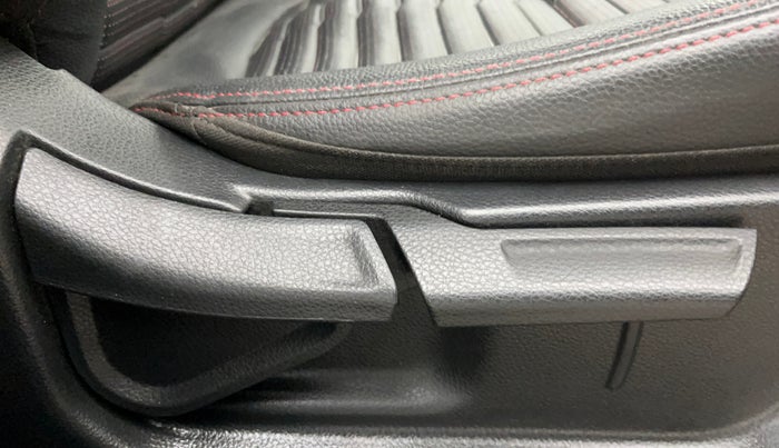 2020 KIA SONET GTX PLUS 1.0 IMT, Petrol, Manual, 52,898 km, Driver Side Adjustment Panel