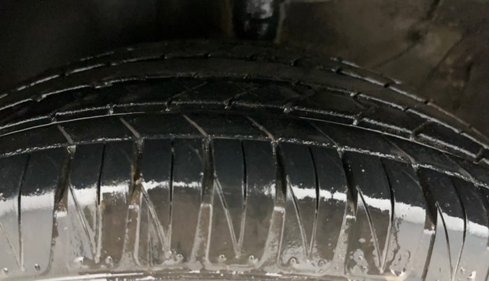 2020 KIA SONET GTX PLUS 1.0 IMT, Petrol, Manual, 52,898 km, Left Front Tyre Tread