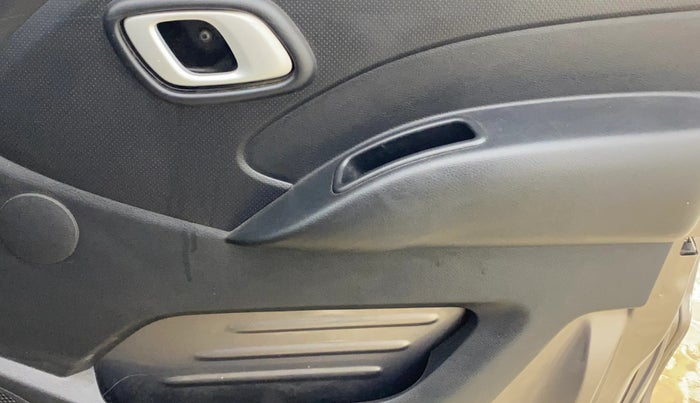 2018 Datsun Redi Go T (O), Petrol, Manual, 43,988 km, Driver Side Door Panels Control