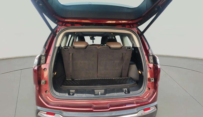 2022 Jeep MERIDIAN LIMITED (O) 4X2 AT, Diesel, Automatic, 58,416 km, Boot Inside