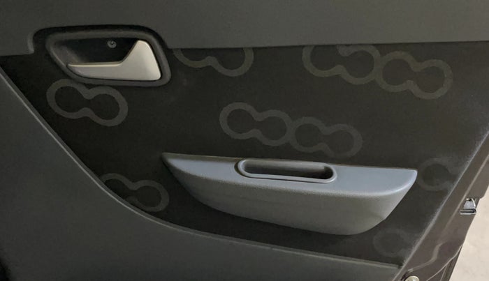 2015 Maruti Alto 800 LXI, Petrol, Manual, 34,783 km, Driver Side Door Panels Control