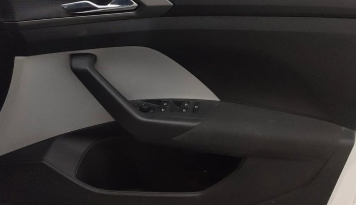 2024 Skoda KUSHAQ AMBITION 1.0L TSI MT, Petrol, Manual, 41,005 km, Driver Side Door Panels Control