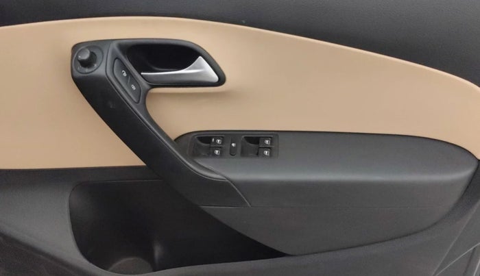 2016 Volkswagen Ameo COMFORTLINE 1.2L, Petrol, Manual, 77,841 km, Driver Side Door Panels Control