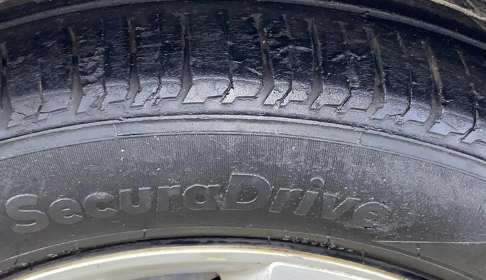 2016 Tata Zest XM PETROL, Petrol, Manual, 60,688 km, Left Front Tyre Tread