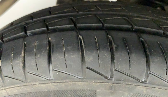 2021 Maruti Alto VXI, Petrol, Manual, 8,664 km, Right Rear Tyre Tread