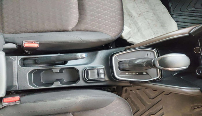 2024 Toyota URBAN CRUISER HYRYDER G HYBRID, Hybrid, Automatic, 8,463 km, Gear Lever