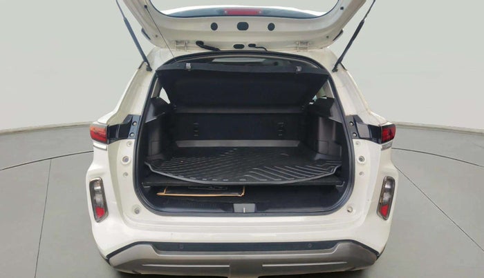 2024 Toyota URBAN CRUISER HYRYDER G HYBRID, Hybrid, Automatic, 8,463 km, Boot Door Open