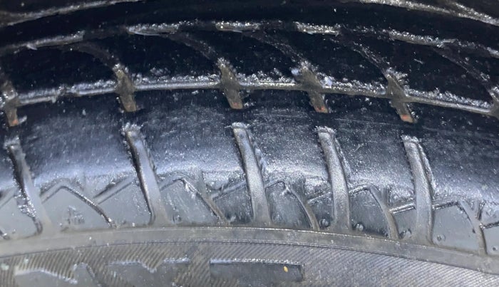 2016 Maruti Wagon R 1.0 LXI CNG, CNG, Manual, 45,686 km, Right Rear Tyre Tread