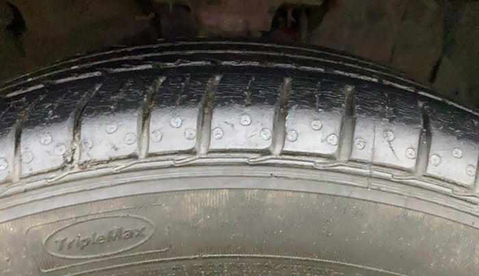 2015 Hyundai Elite i20 SPORTZ 1.2, Petrol, Manual, 51,564 km, Right Front Tyre Tread