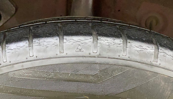 2015 Hyundai Elite i20 SPORTZ 1.2, Petrol, Manual, 51,564 km, Right Rear Tyre Tread