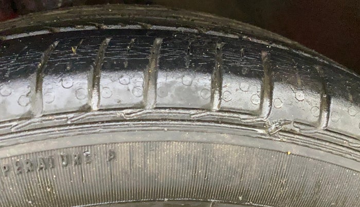 2015 Hyundai Elite i20 SPORTZ 1.2, Petrol, Manual, 51,564 km, Left Front Tyre Tread