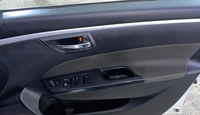 2015 Maruti Swift VXI, Petrol, Manual, 33,785 km, Driver Side Door Panels Control